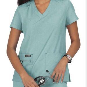 koi BASICS Women's Becca Scrub Top